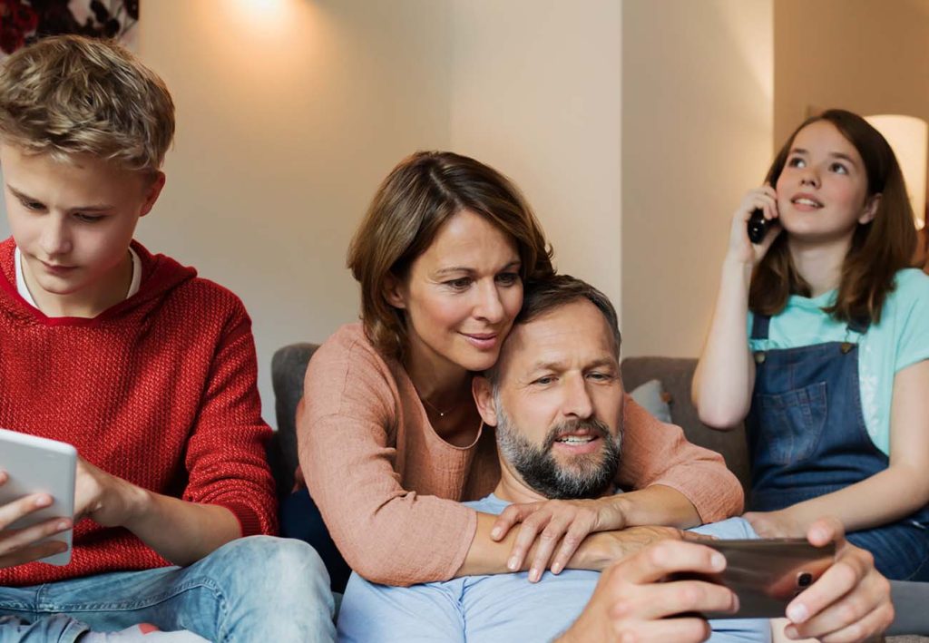 Vodafone GigaSharing: Nutze dein Datenvolumen optimal mit den Vodafone Red+ Partnerkarten